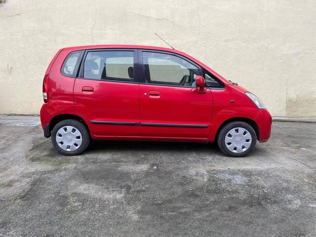 https://images10.gaadi.com/usedcar_image/3697184/original/img2925826__used_car_2925826_1701506854.jpg?imwidth=6400