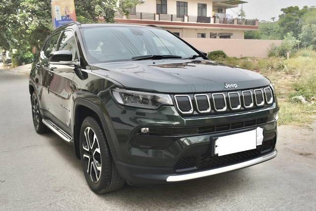 https://images10.gaadi.com/usedcar_image/3697207/original/processed_img2925842__usedcar_img_20231101_wa0066_2925842_1701428860.jpg?imwidth=6400