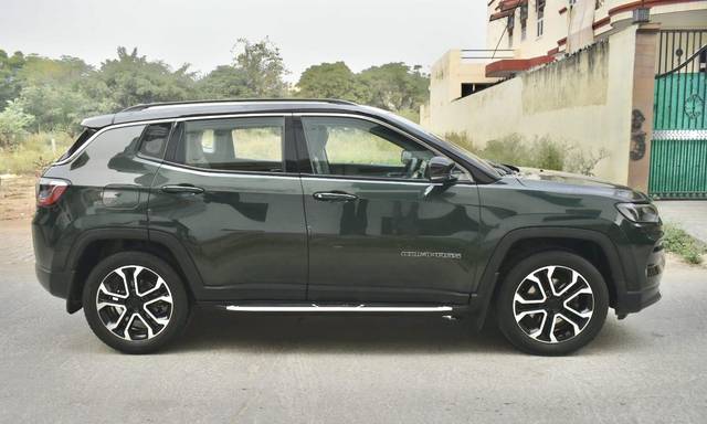 https://images10.gaadi.com/usedcar_image/3697207/original/processed_img2925842__usedcar_img_20231101_wa0073_2925842_1701428860.jpg?imwidth=6401