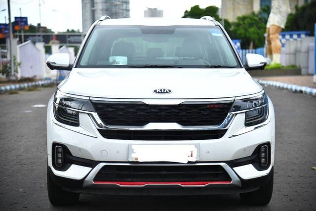https://images10.gaadi.com/usedcar_image/3697220/original/processed_img2925851__used_car_2925851_1701417654.jpg?imwidth=6400