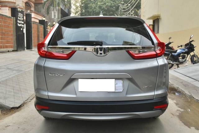 https://images10.gaadi.com/usedcar_image/3697233/original/processed_img2925857__usedcar_img_20231106_wa0262_2925857_1701427716.jpg?imwidth=6402