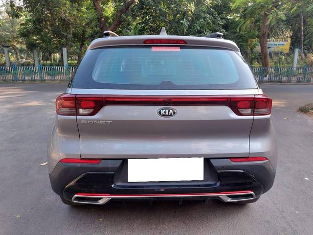https://images10.gaadi.com/usedcar_image/3697247/original/processed_img2925868__used_car_2925868_1701418654.jpg?imwidth=6401