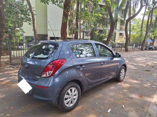 https://images10.gaadi.com/usedcar_image/3697254/original/processed_img2925873__used_car_2925873_1701418732.jpg?imwidth=6402