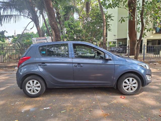 https://images10.gaadi.com/usedcar_image/3697254/original/processed_img2925873__used_car_2925873_1701418735.jpg?imwidth=6401