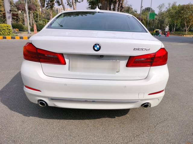 https://images10.gaadi.com/usedcar_image/3697259/original/processed_img2925875__used_car_2925875_1701418925.jpg?imwidth=6401