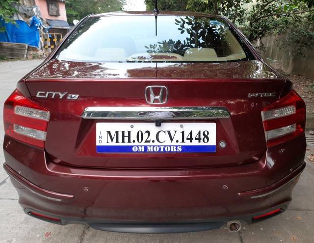 https://images10.gaadi.com/usedcar_image/3697281/original/processed_img2925893__used_car_2925893_1701420024.jpg?imwidth=6402