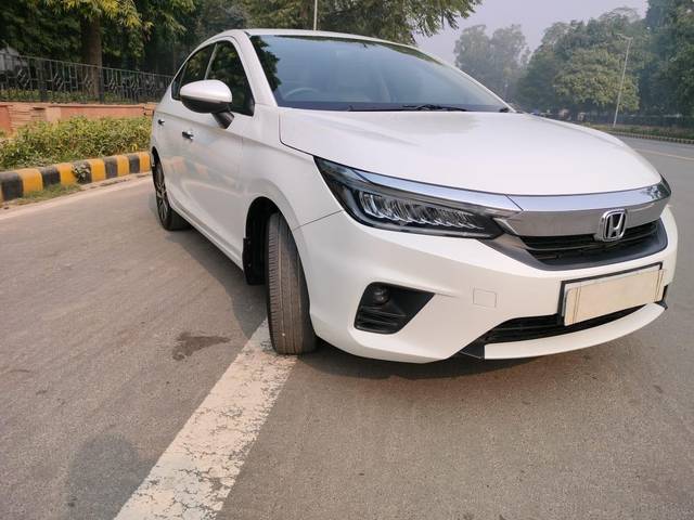 https://images10.gaadi.com/usedcar_image/3697300/original/processed_img2925906__used_car_2925906_1701502802.jpg?imwidth=6400