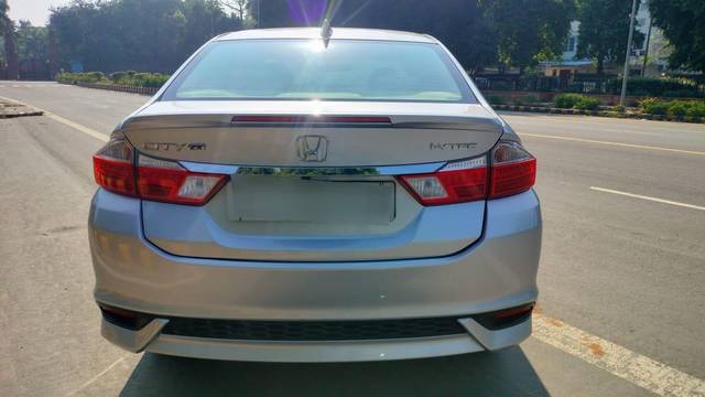 https://images10.gaadi.com/usedcar_image/3697311/original/processed_img2925913__used_car_2925913_1701420371.jpg?imwidth=6401