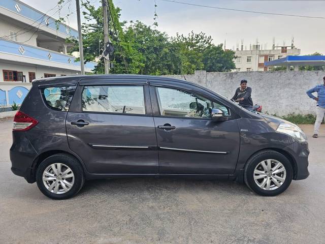 https://images10.gaadi.com/usedcar_image/3697318/original/processed_img2925916__used_car_2925916_1701422271.jpg?imwidth=6401