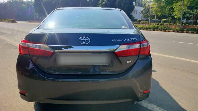 https://images10.gaadi.com/usedcar_image/3697322/original/processed_img2925919__used_car_2925919_1701420618.jpg?imwidth=6401