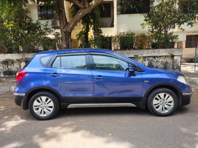 https://images10.gaadi.com/usedcar_image/3697332/original/processed_img2925923__usedcar_whatsappimage2023_12_01at35326pm_1__2925923_1701427401.jpeg?imwidth=6401