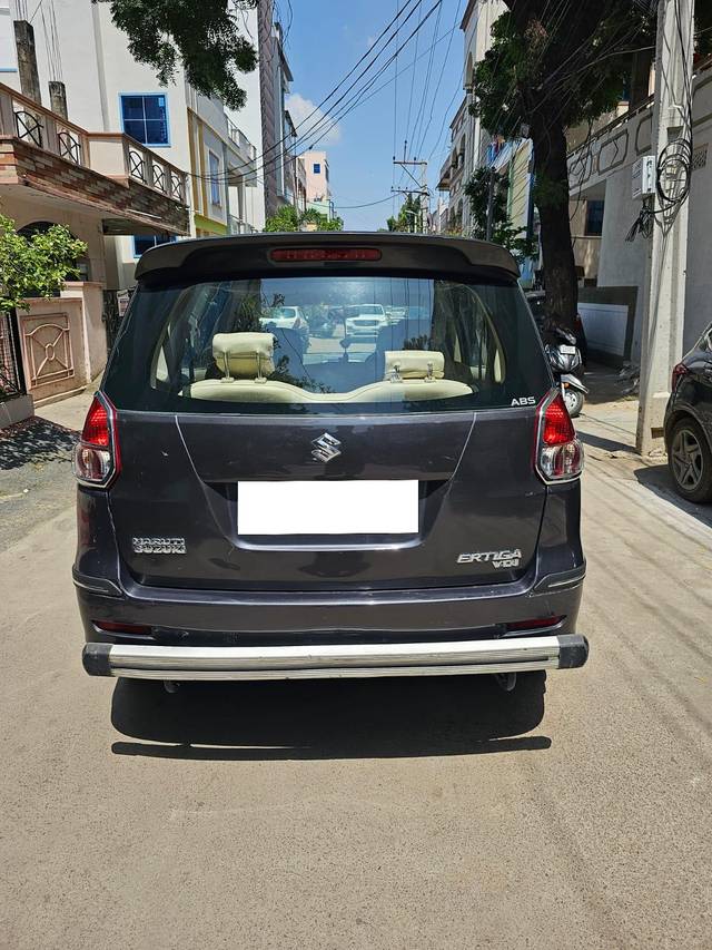 https://images10.gaadi.com/usedcar_image/3697336/original/processed_img2925926__used_car_2925926_1701421071.jpg?imwidth=6401
