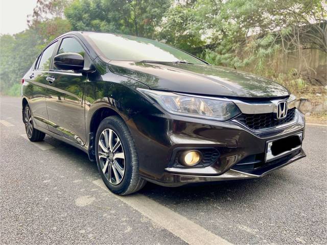 https://images10.gaadi.com/usedcar_image/3697344/original/img2925930__used_car_2925930_1707390770.jpg?imwidth=6400