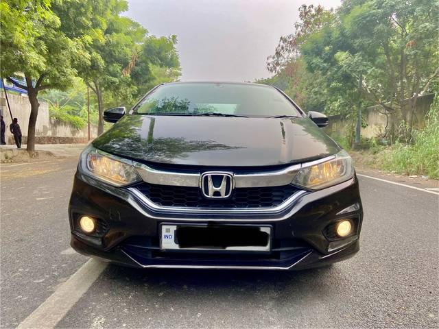 https://images10.gaadi.com/usedcar_image/3697344/original/img2925930__used_car_2925930_1707390772.jpg?imwidth=6401