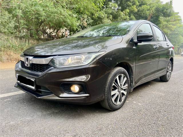 https://images10.gaadi.com/usedcar_image/3697344/original/img2925930__used_car_2925930_1707390773.jpg?imwidth=6402