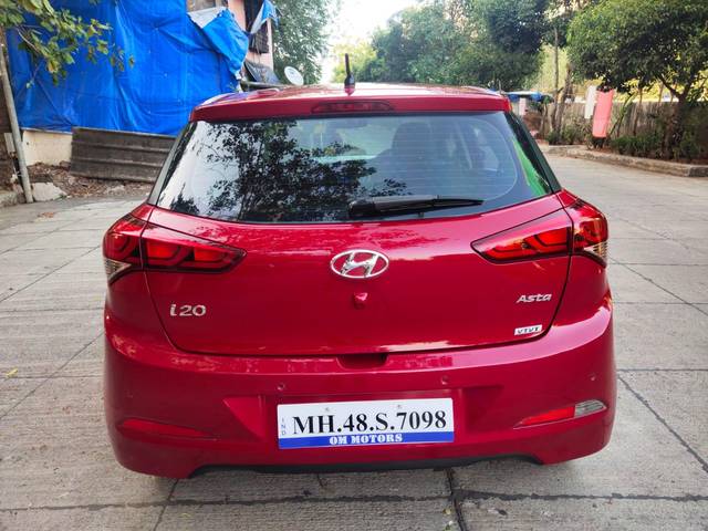 https://images10.gaadi.com/usedcar_image/3697360/original/processed_img2925937__used_car_2925937_1701421724.jpg?imwidth=6402