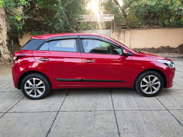 https://images10.gaadi.com/usedcar_image/3697360/original/processed_img2925937__used_car_2925937_1701421727.jpg?imwidth=6401