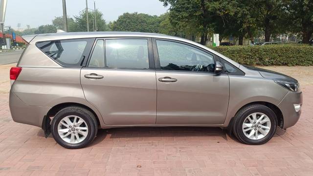 https://images10.gaadi.com/usedcar_image/3697370/original/img2925942__used_car_2925942_1701422154.jpg?imwidth=6401