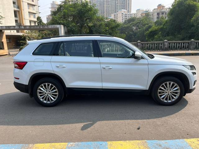 https://images10.gaadi.com/usedcar_image/3697382/original/processed_img2925950__usedcar_whatsappimage2023_10_31at144513_2925950_1701426991.jpeg?imwidth=6401