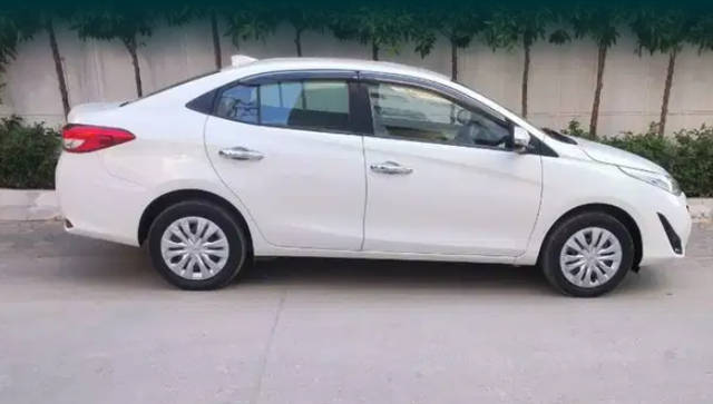 https://images10.gaadi.com/usedcar_image/3697385/original/img2925952__usedcar_capture4_7601701422523_1701422536.PNG?imwidth=6401