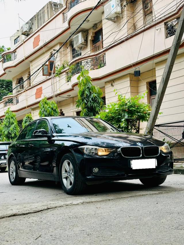 https://images10.gaadi.com/usedcar_image/3697388/original/processed_img2925955__used_car_2925955_1701422723.jpg?imwidth=6400