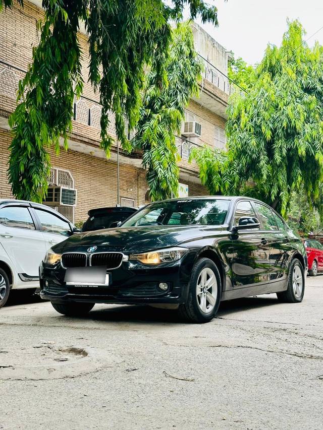 https://images10.gaadi.com/usedcar_image/3697388/original/processed_img2925955__used_car_2925955_1701422724.jpg?imwidth=6402