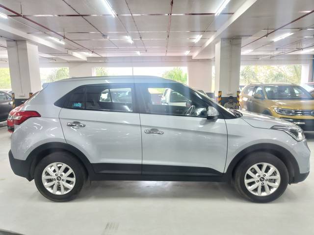 https://images10.gaadi.com/usedcar_image/3697424/original/img2925987__used_car_2925987_1701423044.jpg?imwidth=6401