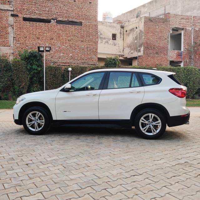 https://images10.gaadi.com/usedcar_image/3697440/original/processed_img2926001__used_car_2926001_1701423186.jpg?imwidth=6402