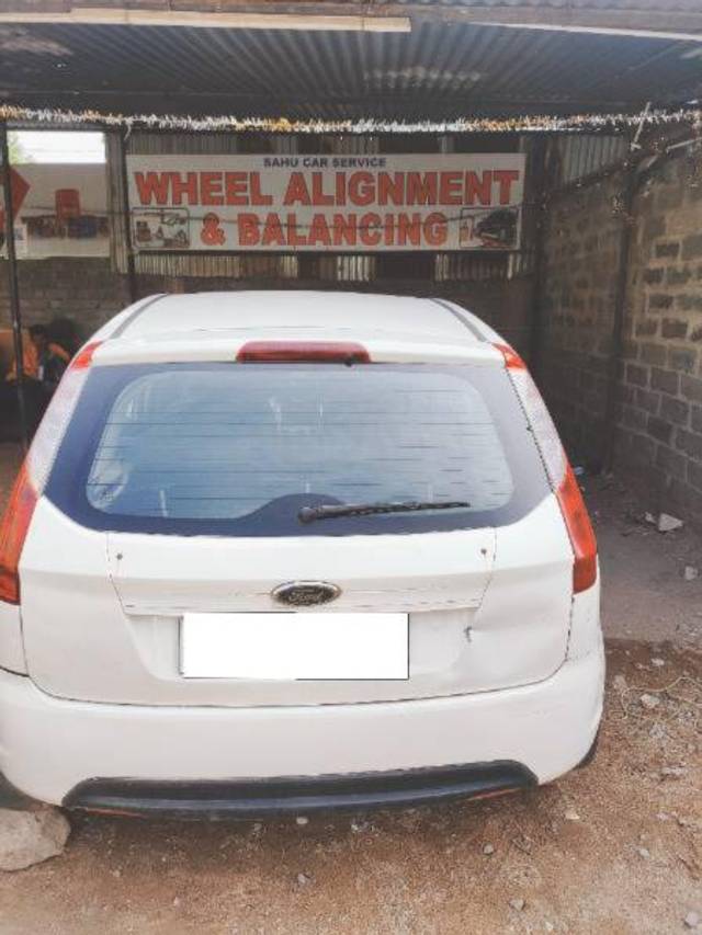 https://images10.gaadi.com/usedcar_image/3697456/original/processed_24d721e2-9f89-45f1-a62f-62e6e92d7d99.jpg?imwidth=6401