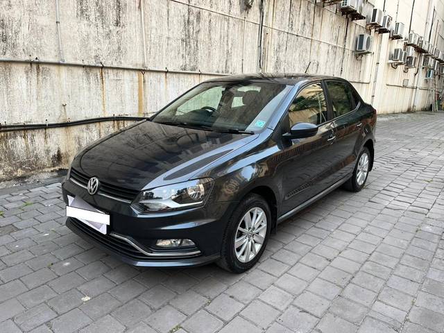 https://images10.gaadi.com/usedcar_image/3697473/original/processed_img2926018__usedcar_whatsappimage2023_10_11at180216_2926018_1701425787.jpeg?imwidth=6402