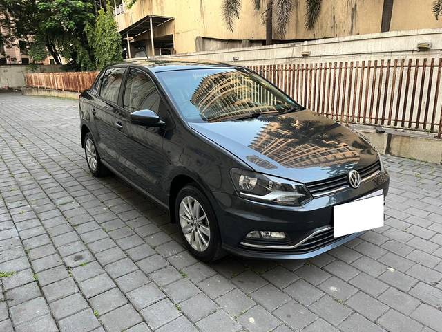 https://images10.gaadi.com/usedcar_image/3697473/original/processed_img2926018__usedcar_whatsappimage2023_10_11at180218_2926018_1701425783.jpeg?imwidth=6400