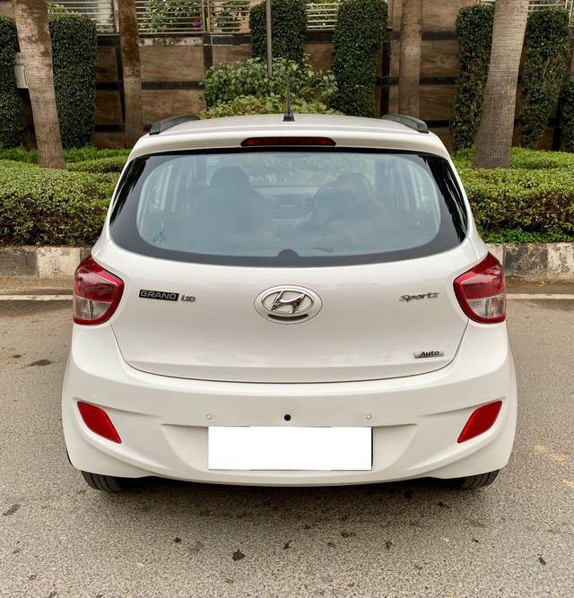 https://images10.gaadi.com/usedcar_image/3697519/original/processed_img2926051__used_car_2926051_1701424747.jpg?imwidth=6402