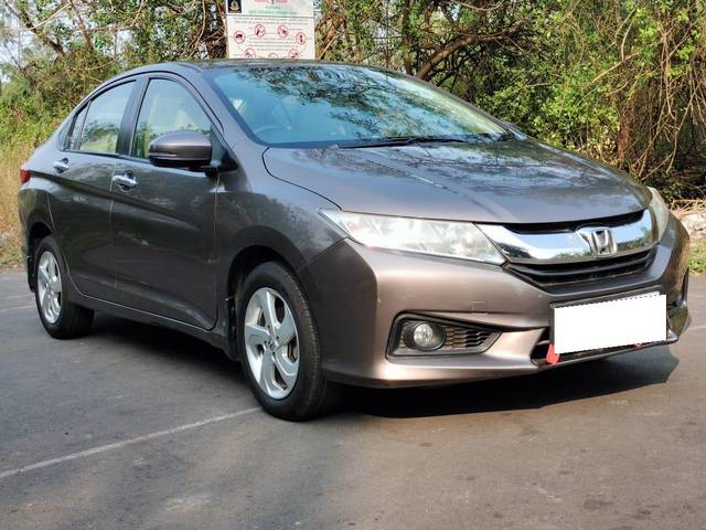 https://images10.gaadi.com/usedcar_image/3697536/original/processed_img2926059__used_car_2926059_1701425265.jpg?imwidth=6400