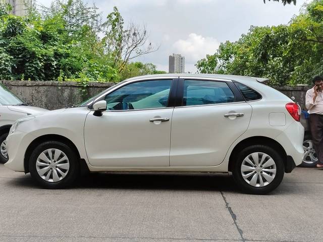 https://images10.gaadi.com/usedcar_image/3697544/original/img2926066__used_car_2926066_1701425406.jpg?imwidth=6401