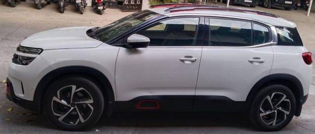https://images10.gaadi.com/usedcar_image/3697560/original/processed_img2926073__used_car_2926073_1701425971.jpg?imwidth=6402