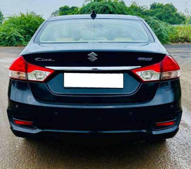 https://images10.gaadi.com/usedcar_image/3697565/original/processed_2cecfb61-5470-4152-91d3-8cf72d1adbad.jpg?imwidth=6402