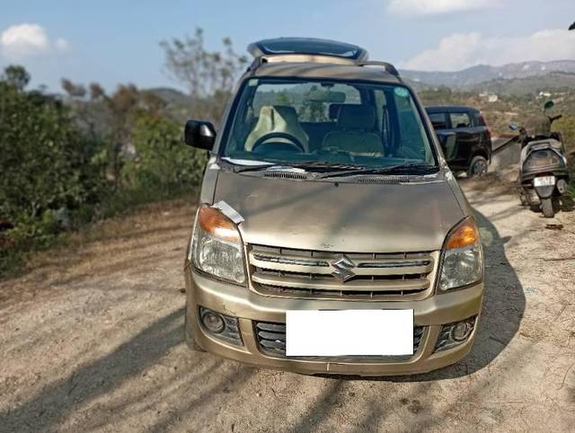 https://images10.gaadi.com/usedcar_image/3697571/original/processed_8634a391-4767-4c0b-92d5-faf2384e7973.jpg?imwidth=6402