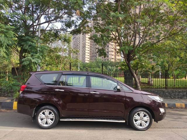 https://images10.gaadi.com/usedcar_image/3697602/original/img2926092__used_car_2926092_1701427251.jpg?imwidth=6401