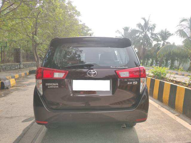 https://images10.gaadi.com/usedcar_image/3697602/original/processed_img2926092__used_car_2926092_1701427264.jpg?imwidth=6402