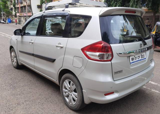 https://images10.gaadi.com/usedcar_image/3697610/original/processed_img2926097__used_car_2926097_1701427426.jpg?imwidth=6402