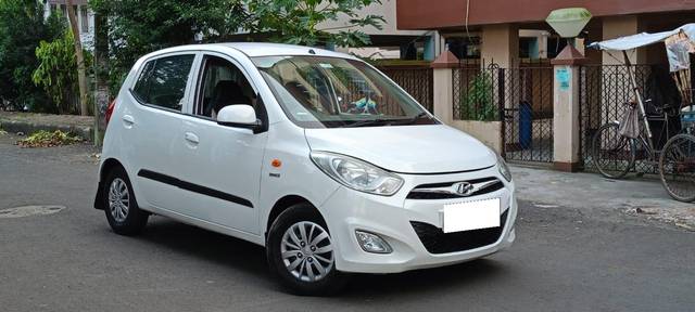 https://images10.gaadi.com/usedcar_image/3697624/original/processed_img2926105__used_car_2926105_1701427878.jpg?imwidth=6400