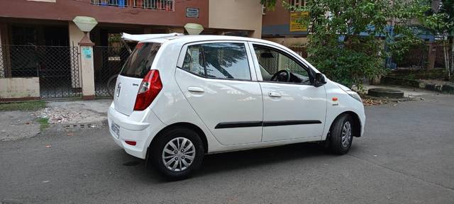 https://images10.gaadi.com/usedcar_image/3697624/original/processed_img2926105__used_car_2926105_1701427887.jpg?imwidth=6401