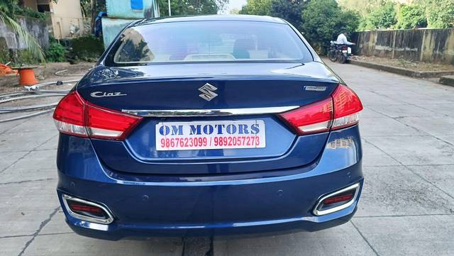 https://images10.gaadi.com/usedcar_image/3697627/original/processed_img2926108__used_car_2926108_1701428037.jpg?imwidth=6402