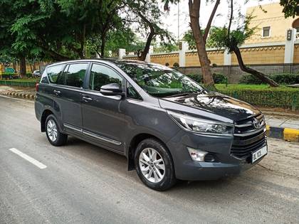 Toyota Innova Crysta 2.8 GX AT BSIV Toyota Innova Crysta 2.8 GX AT BSIV