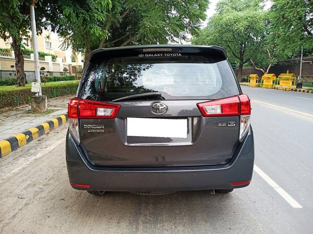 https://images10.gaadi.com/usedcar_image/3697641/original/processed_img2926115__used_car_2926115_1701428734.jpg?imwidth=6402