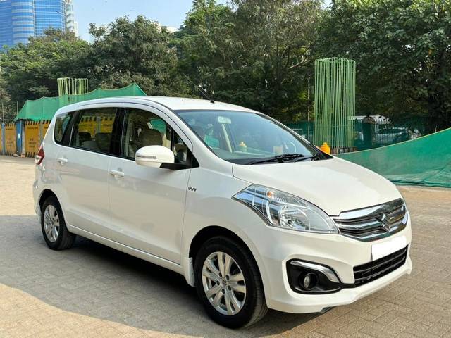 https://images10.gaadi.com/usedcar_image/3697642/original/processed_img2926116__usedcar_2_6241701428544_1701428561.jpg?imwidth=6400