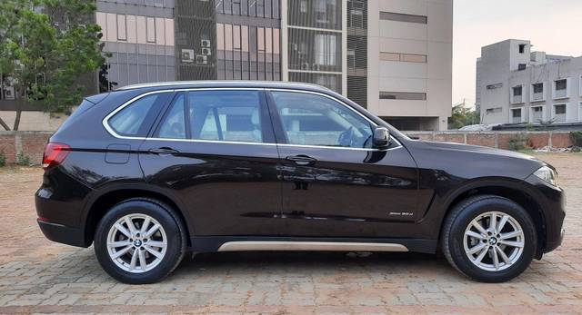 https://images10.gaadi.com/usedcar_image/3697650/original/processed_img2926121__used_car_2926121_1701428921.jpg?imwidth=6401