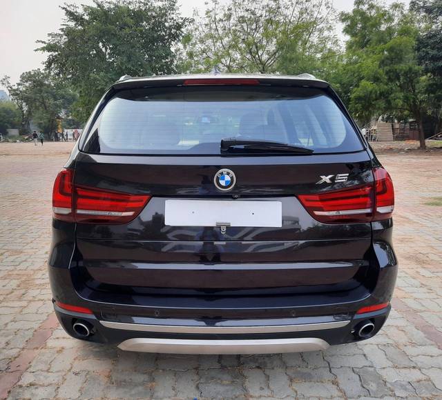 https://images10.gaadi.com/usedcar_image/3697650/original/processed_img2926121__used_car_2926121_1701428938.jpg?imwidth=6402