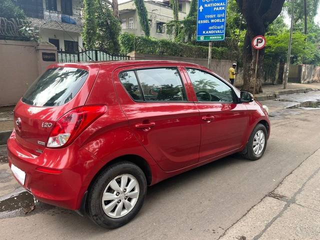 https://images10.gaadi.com/usedcar_image/3697659/original/processed_img2926123__usedcar_6_6241701429129_1701429163.jpg?imwidth=6402