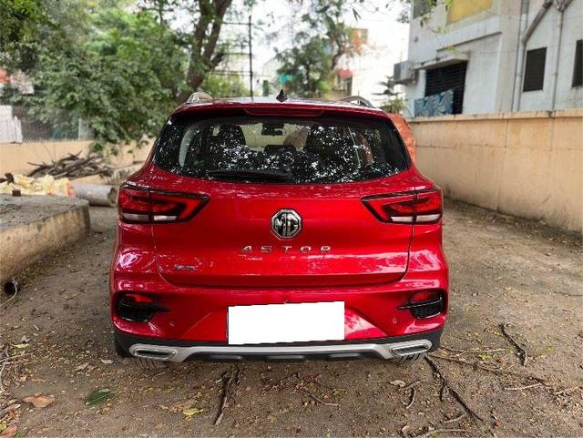 https://images10.gaadi.com/usedcar_image/3697665/original/processed_c5ea53ed-e33f-4c65-bbd9-623809c5a869.jpeg?imwidth=6402